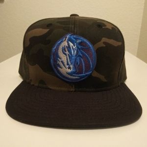 OFFICIAL NBA DALLAS MAVERICKS SNAPBACK HAT (BRAND NEW)